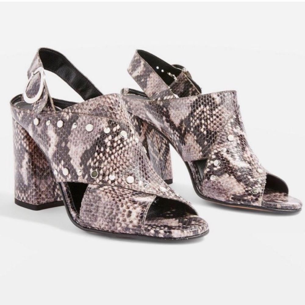 TOPSHOP Nixie Studded Sandals